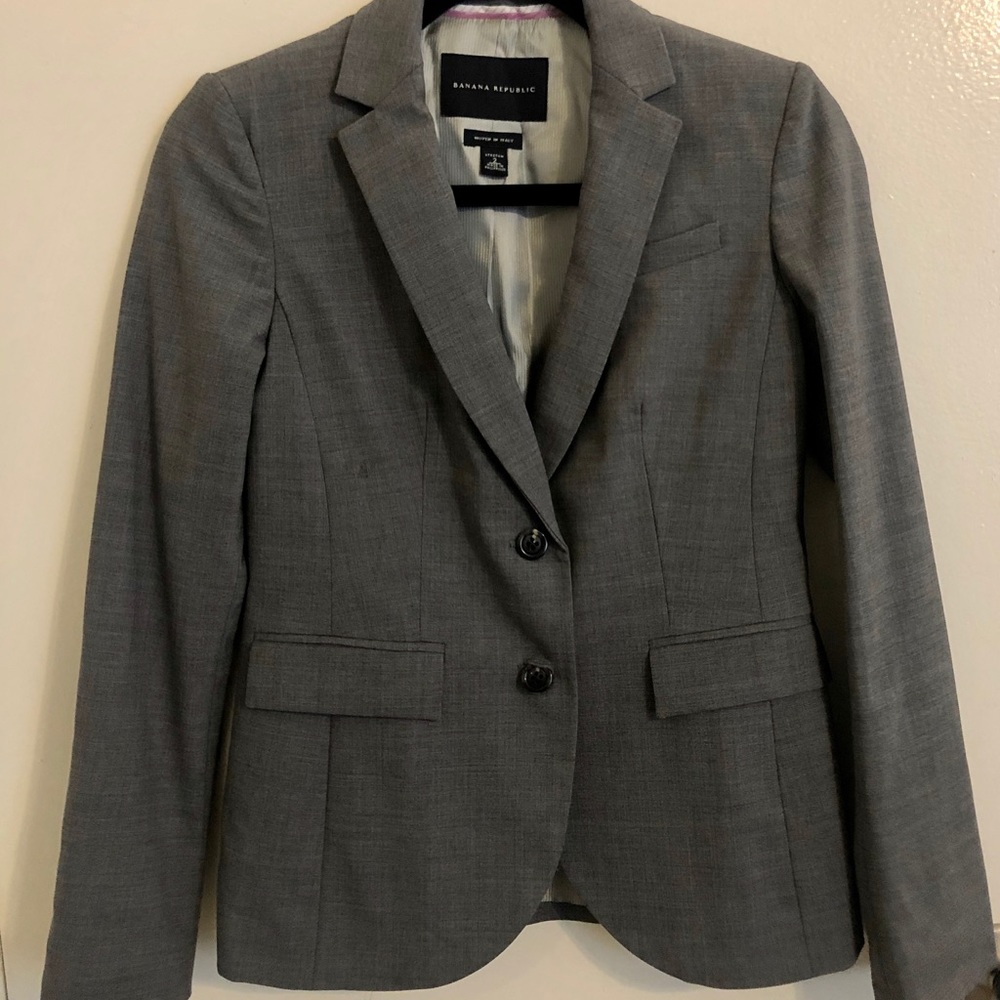 Classic Banana Republic in Gray